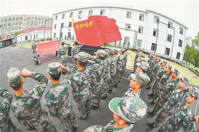 从霓虹哨兵到特战尖兵——“南京路上好八连”的转型之路